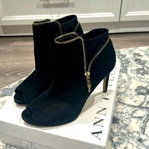Ann Taylor Tonya Zipper Bootie Black Suede size 9